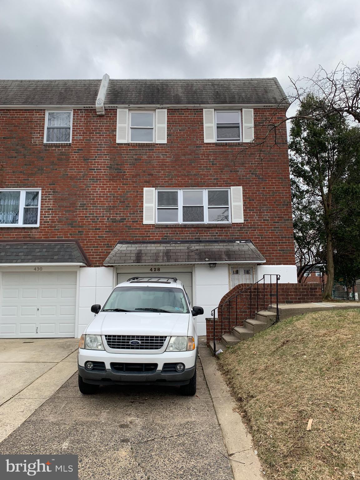 428 Rennard Street Philadelphia, PA 19116 - Photo 1 of 3 Gallery Image 1