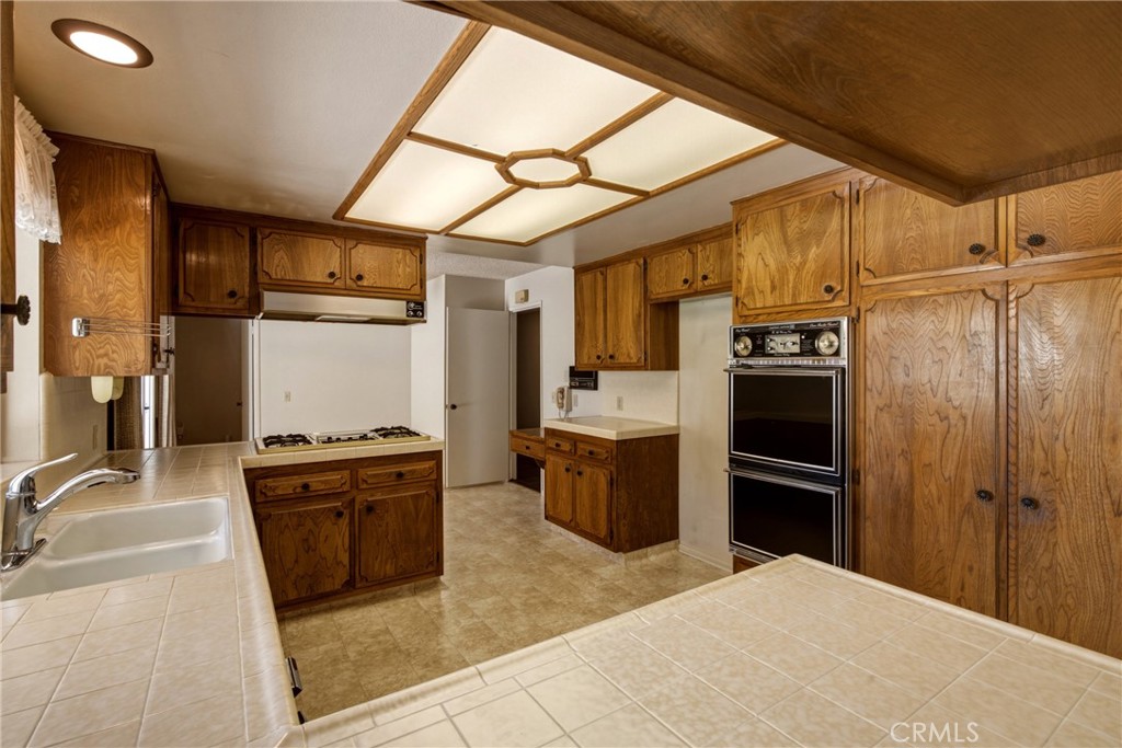 1716 Greenbriar Road Glendale, CA 91207 - Photo 11 of 31