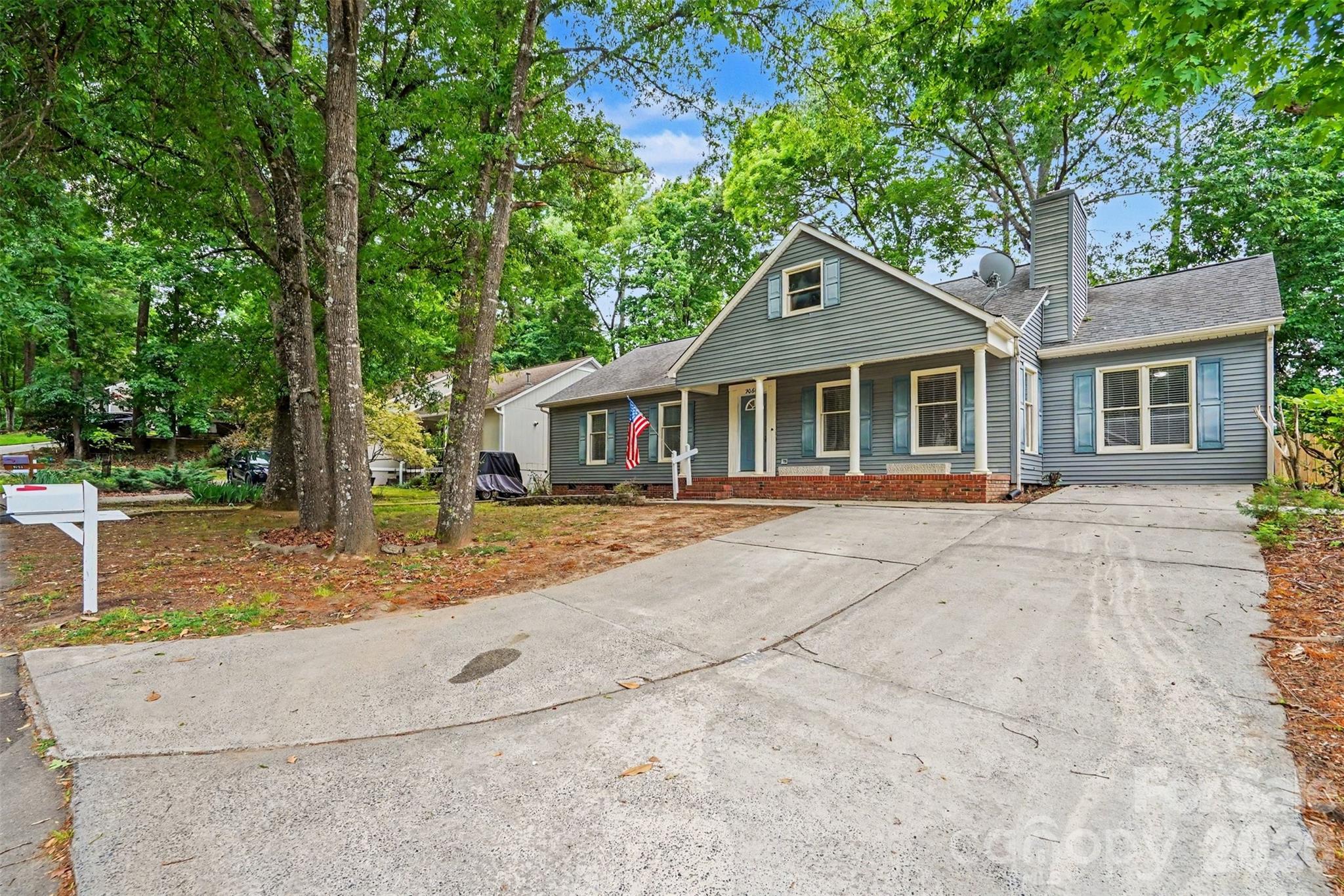 9060 Tulagi Court Tega Cay, SC 29708 - Photo 2 of 29