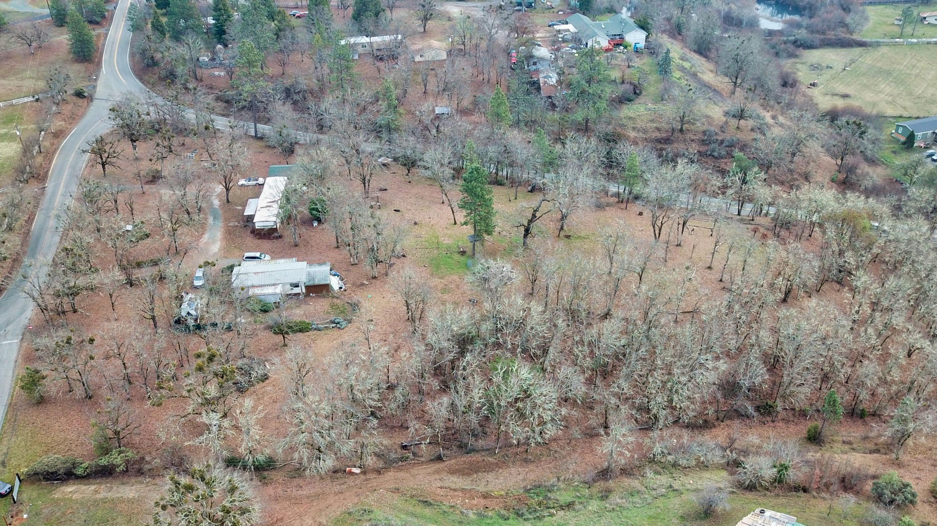 127 B Harris Road Grants Pass, OR 97526 - Photo 11 of 13 Harris rd8