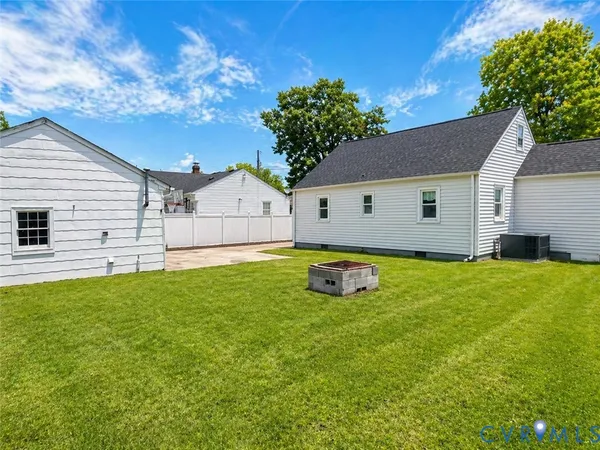 $249,900 | 7 Mohican Drive, Portsmouth, VA 23701