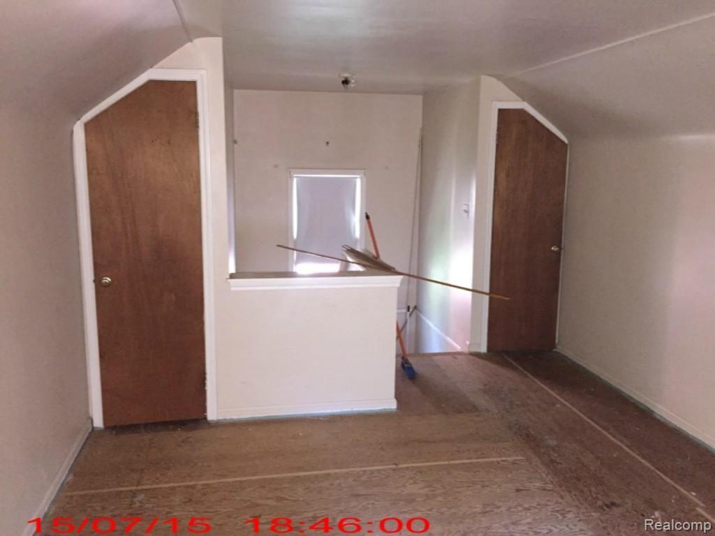 19446 Sunderland Road Detroit, MI 48219 - Photo 8 of 11