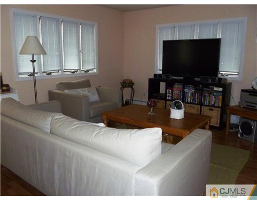 124 6th Street Middlesex, NJ 08846 - Photo 9 of 20