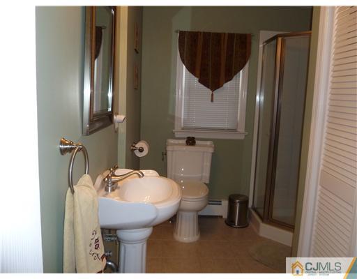 124 6th Street Middlesex, NJ 08846 - Photo 10 of 20