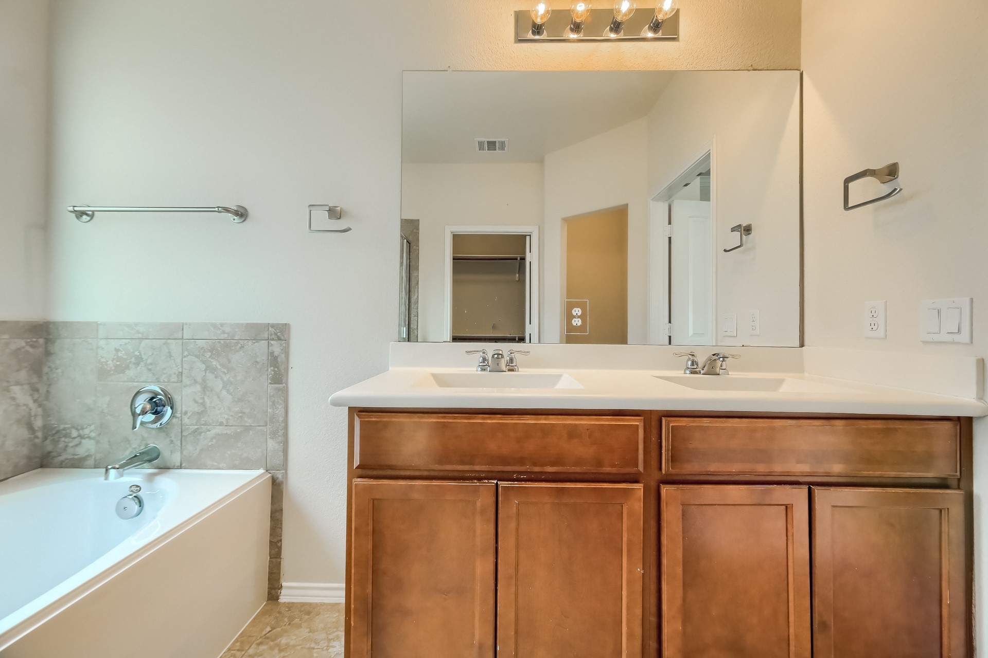 10001 Pinnacle Crest Loop Austin, TX 78747 - Photo 20 of 39
