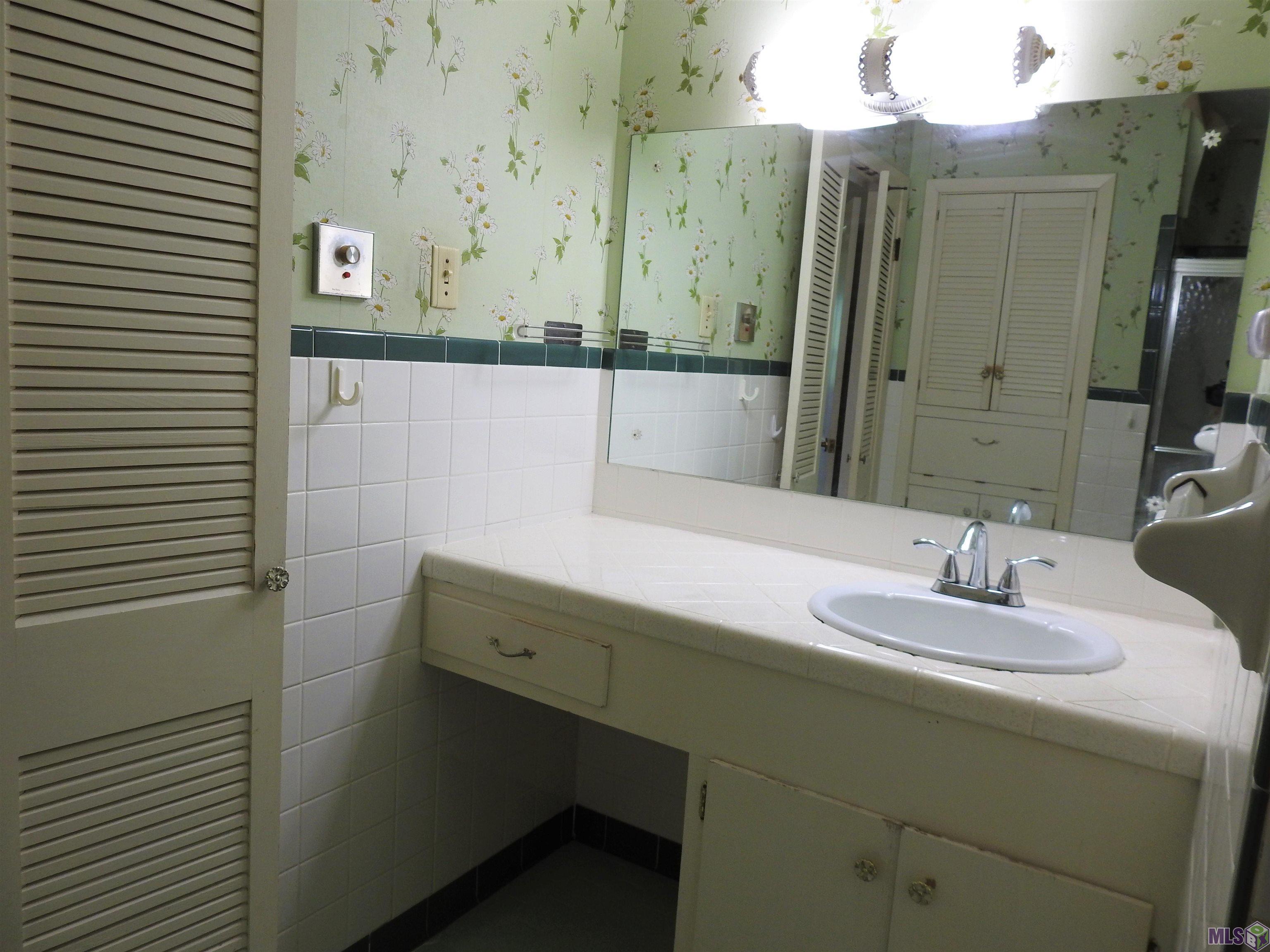 1025 Bayou Blue Road Houma, LA 70364 - Photo 34 of 49 Master Bathroom
