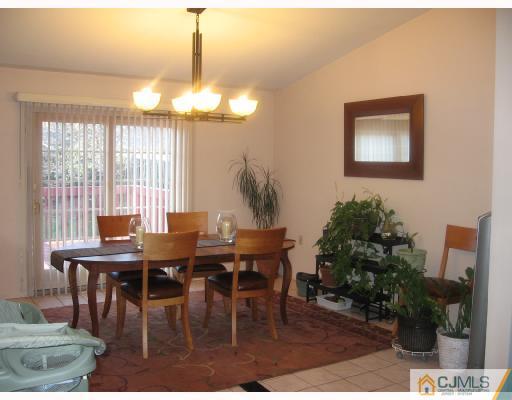 20 Wilk Road Edison, NJ 08837 - Photo 3 of 10 Gallery Image 3
