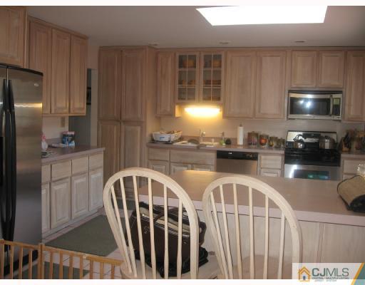 20 Wilk Road Edison, NJ 08837 - Photo 4 of 10 Gallery Image 4