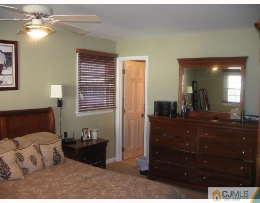 20 Wilk Road Edison, NJ 08837 - Photo 7 of 10 Gallery Image 7
