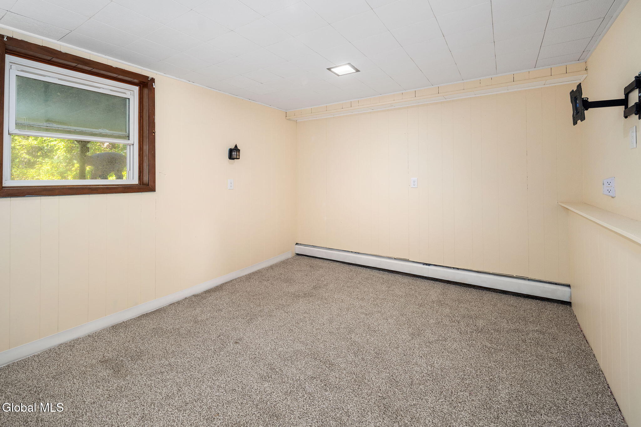 4 New Castle Road Halfmoon, NY 12065 - Photo 20 of 33 .