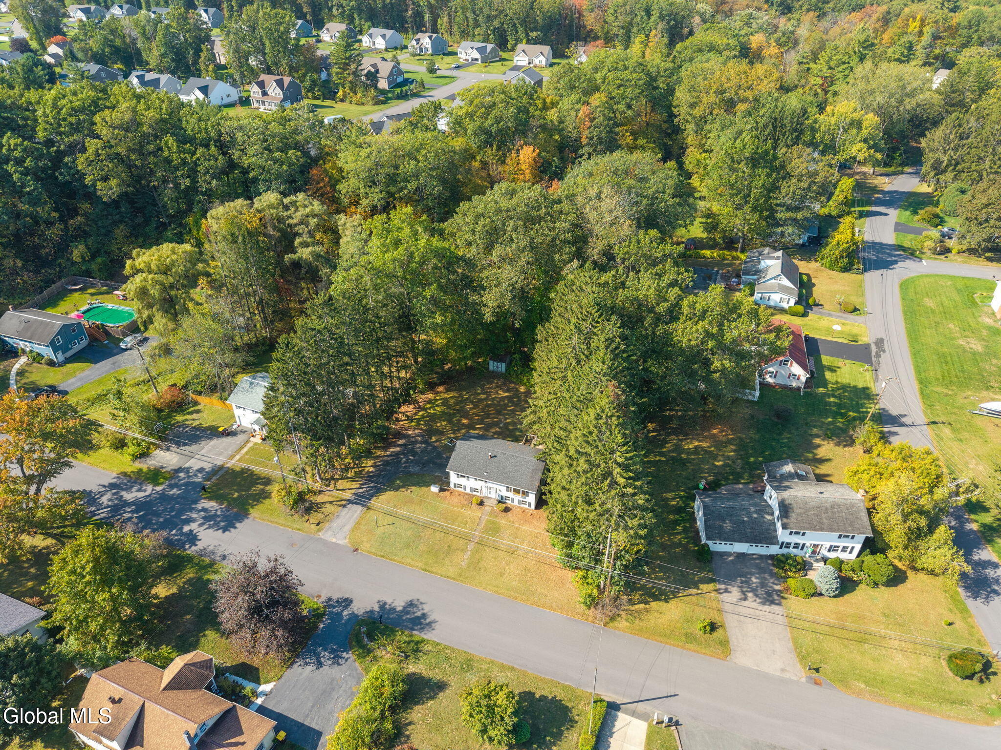 4 New Castle Road Halfmoon, NY 12065 - Photo 32 of 33 .