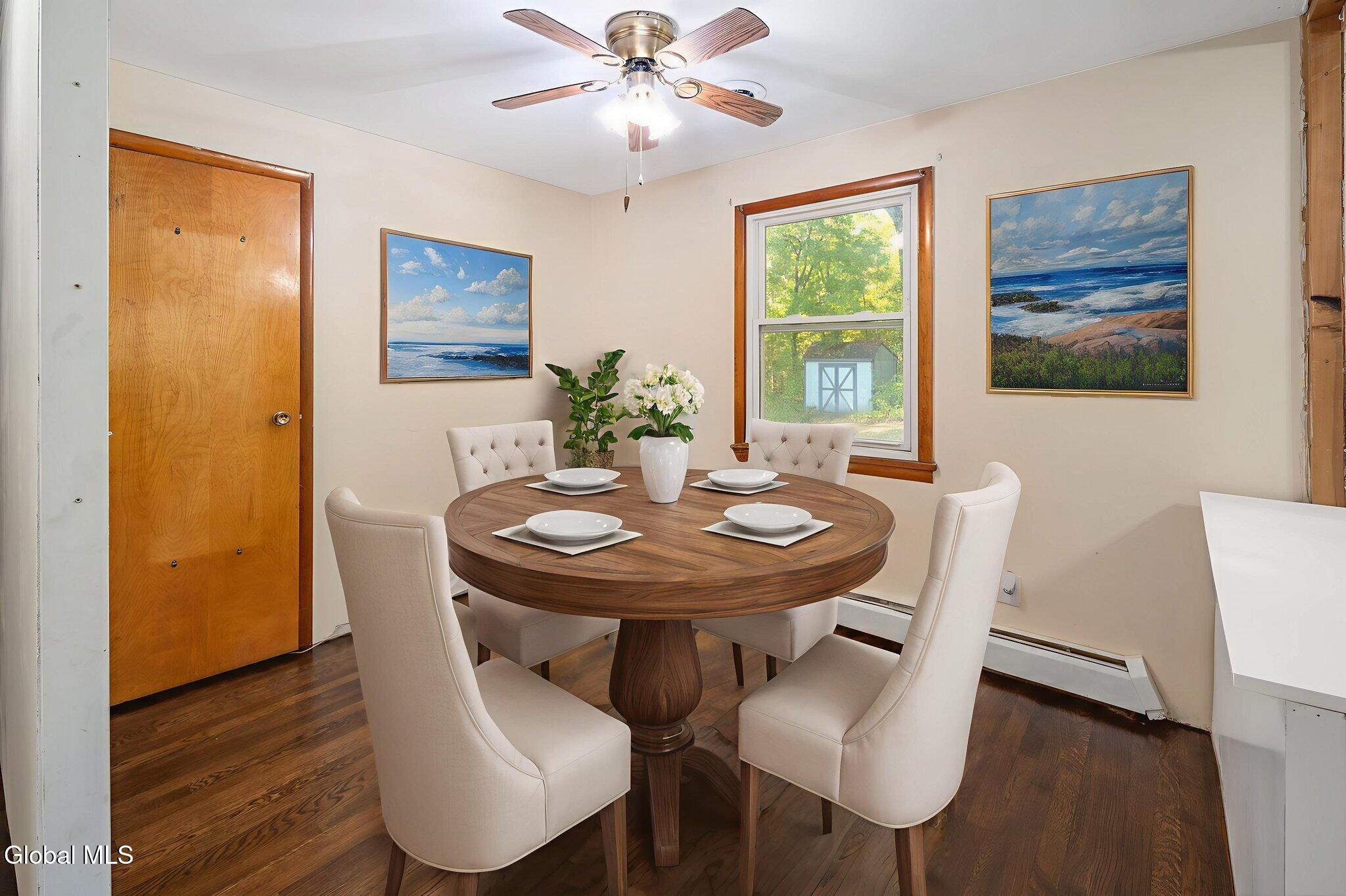 4 New Castle Road Halfmoon, NY 12065 - Photo 10 of 33 .