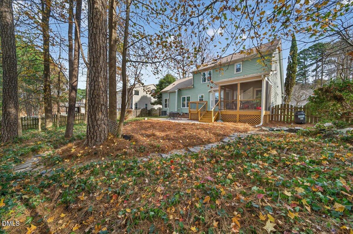 5608 Barham Court Raleigh, NC 27613 - Photo 3 of 37 31-bEXT_014