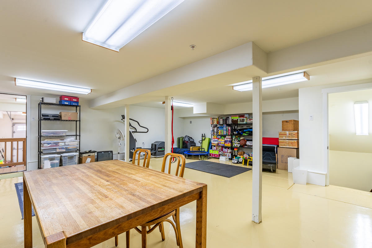 7 North San Marcos Road Santa Barbara, CA 93111 - Photo 32 of 43 a bed room with a bed and gym equipment