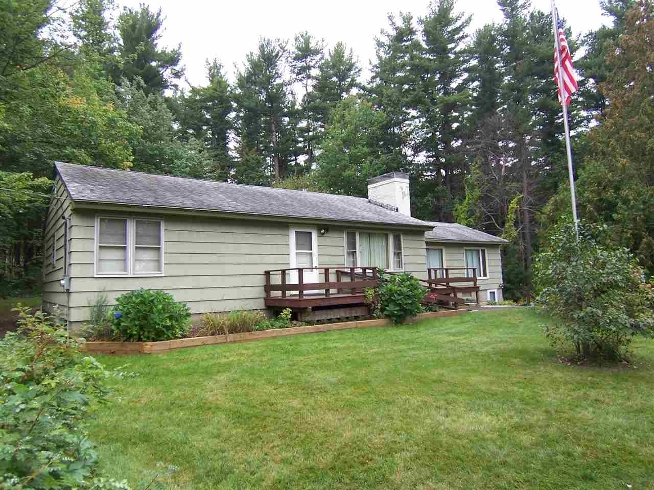 305 East Dunstable Road Nashua, NH 03062 - Photo 1 of 23