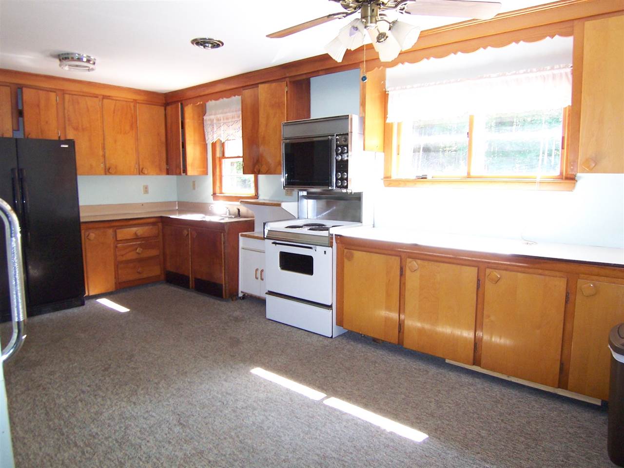 305 East Dunstable Road Nashua, NH 03062 - Photo 6 of 23