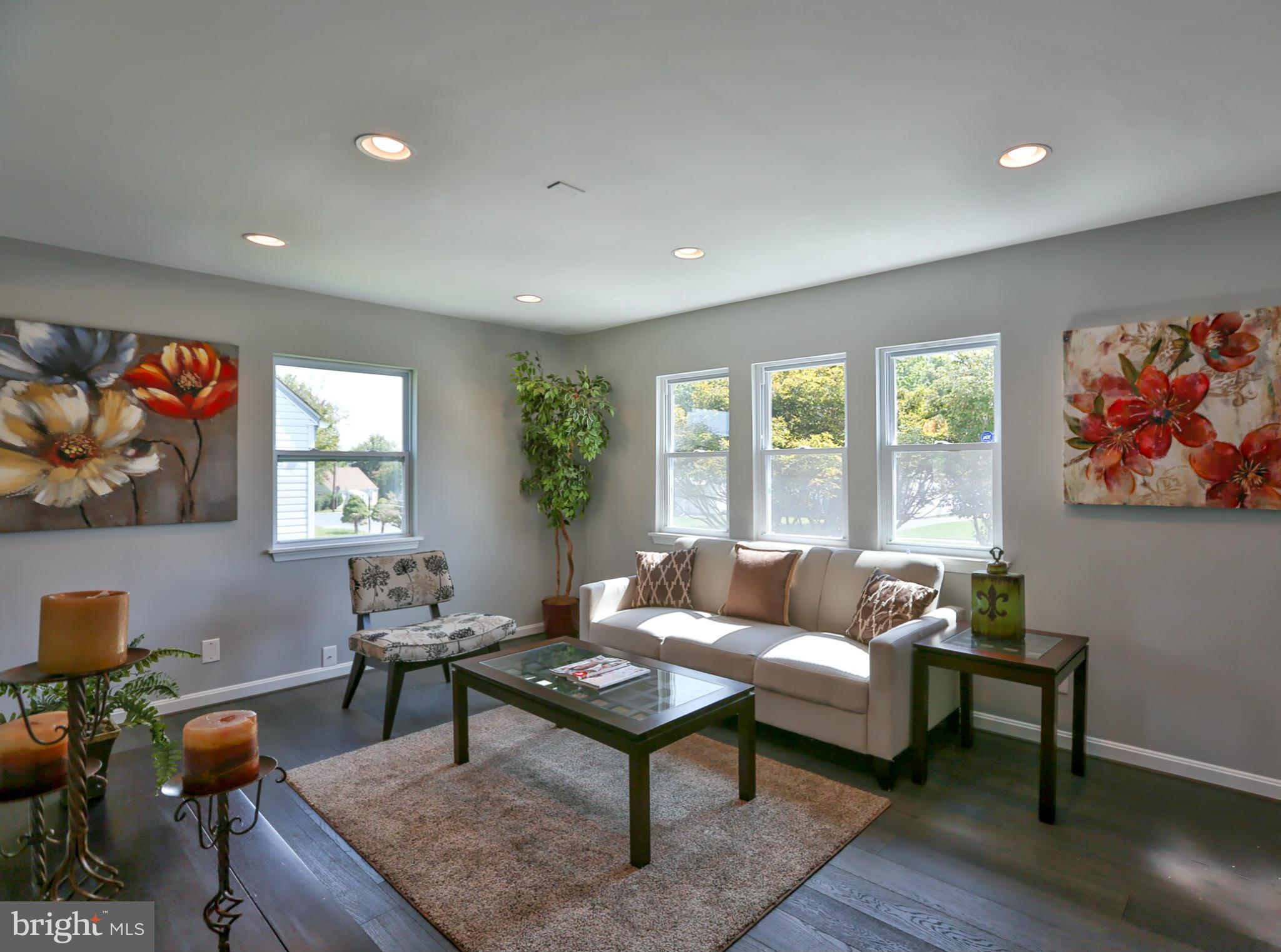 3422 Kimble Road Baltimore, MD 21244 - Photo 2 of 30 Welcome Guests In Beautiful Living Room