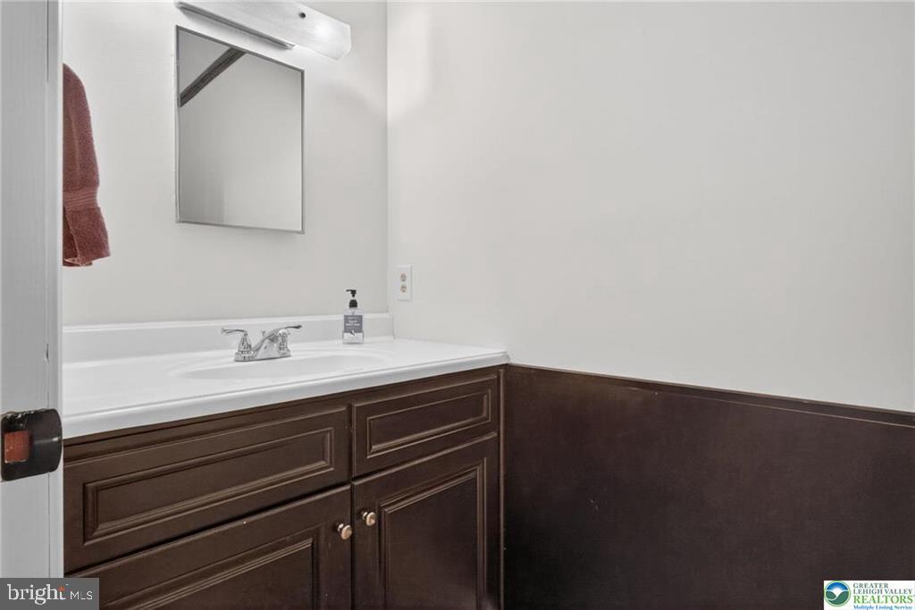 479 South 9th Street Akron, PA 17501 - Photo 11 of 33