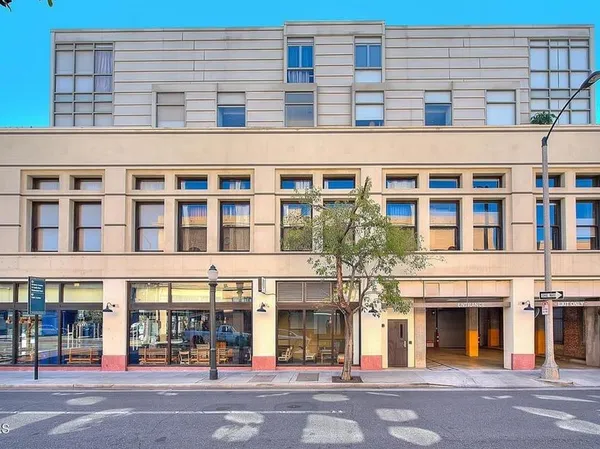 $899,000 | 35 North Raymond Avenue, Unit 211, Pasadena, CA 91103