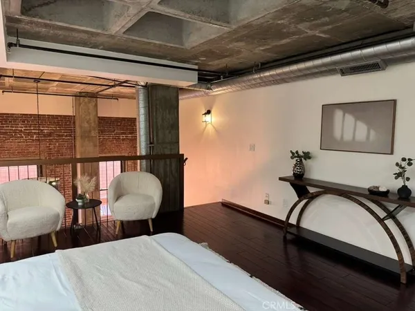 $899,000 | 35 North Raymond Avenue, Unit 211, Pasadena, CA 91103