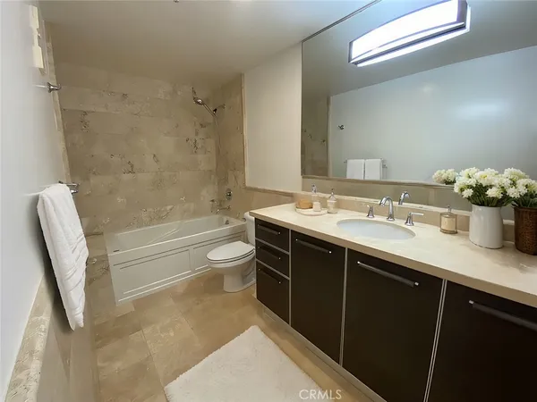 $899,000 | 35 North Raymond Avenue, Unit 211, Pasadena, CA 91103