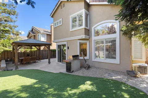$1,685,000 | 377 Squirrel Ridge Way, Danville, CA 94506