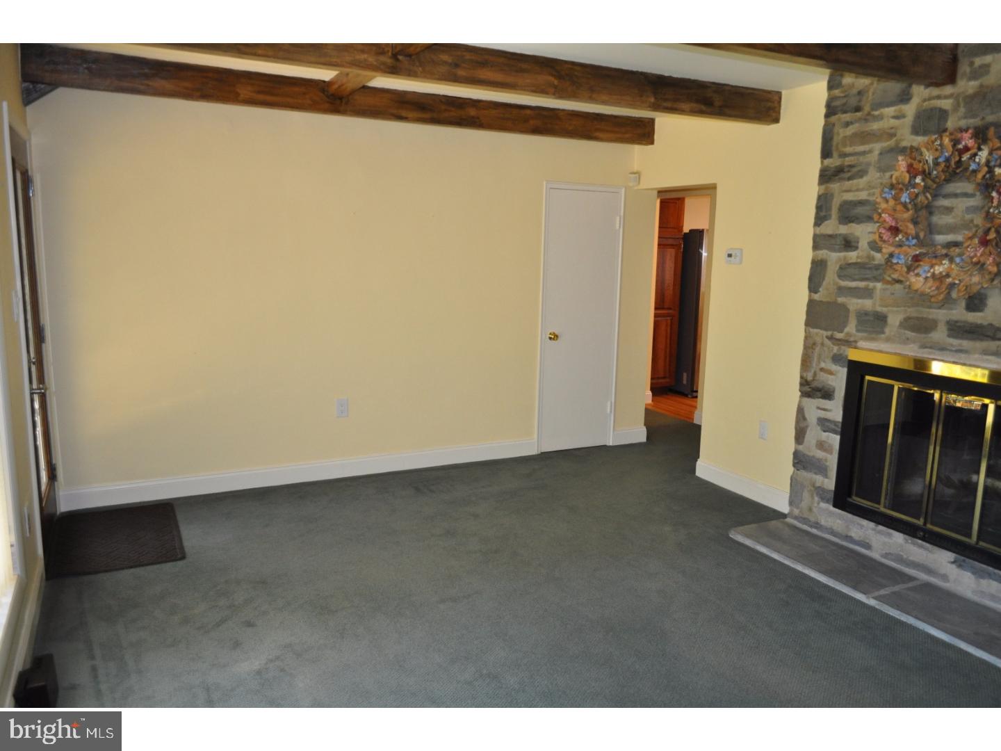 428 Woodhill Road Wayne, PA 19087 - Photo 3 of 21 Living Room