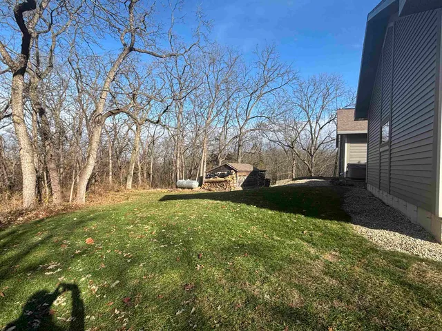 $765,000 | 8675 Philippine Road, South Wayne, WI 53587