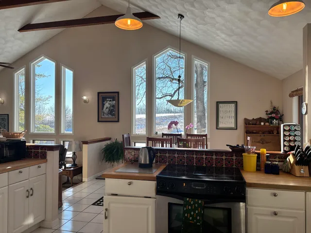 $765,000 | 8675 Philippine Road, South Wayne, WI 53587