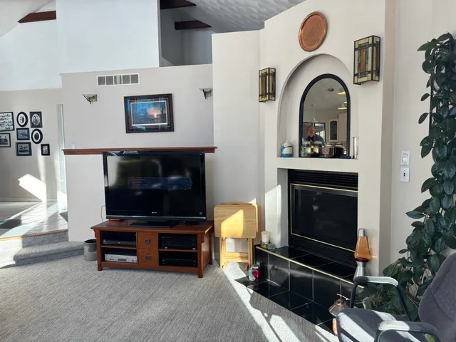 $765,000 | 8675 Philippine Road, South Wayne, WI 53587