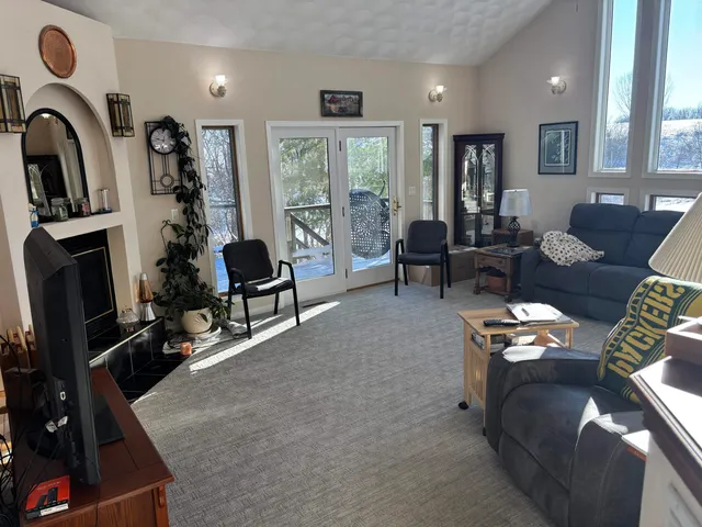 $765,000 | 8675 Philippine Road, South Wayne, WI 53587