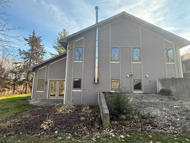 $765,000 | 8675 Philippine Road, South Wayne, WI 53587