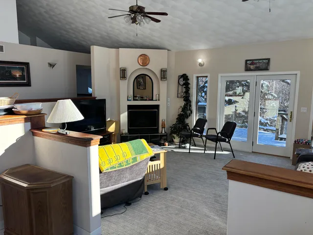 $765,000 | 8675 Philippine Road, South Wayne, WI 53587