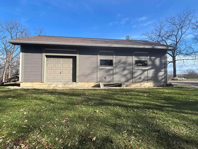 $765,000 | 8675 Philippine Road, South Wayne, WI 53587