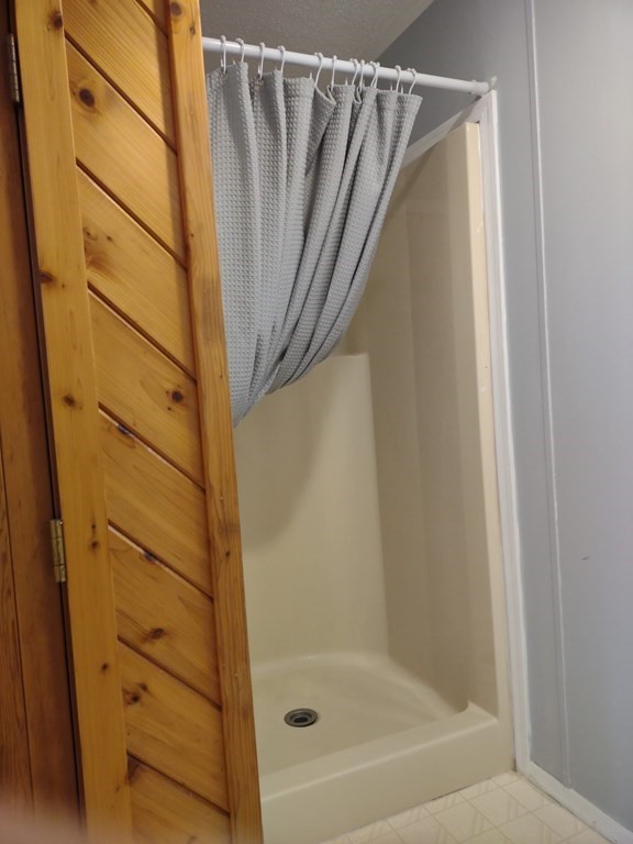81 Rabbit Road Salisbury, MA 01952 - Photo 19 of 21 a bathroom with a shower