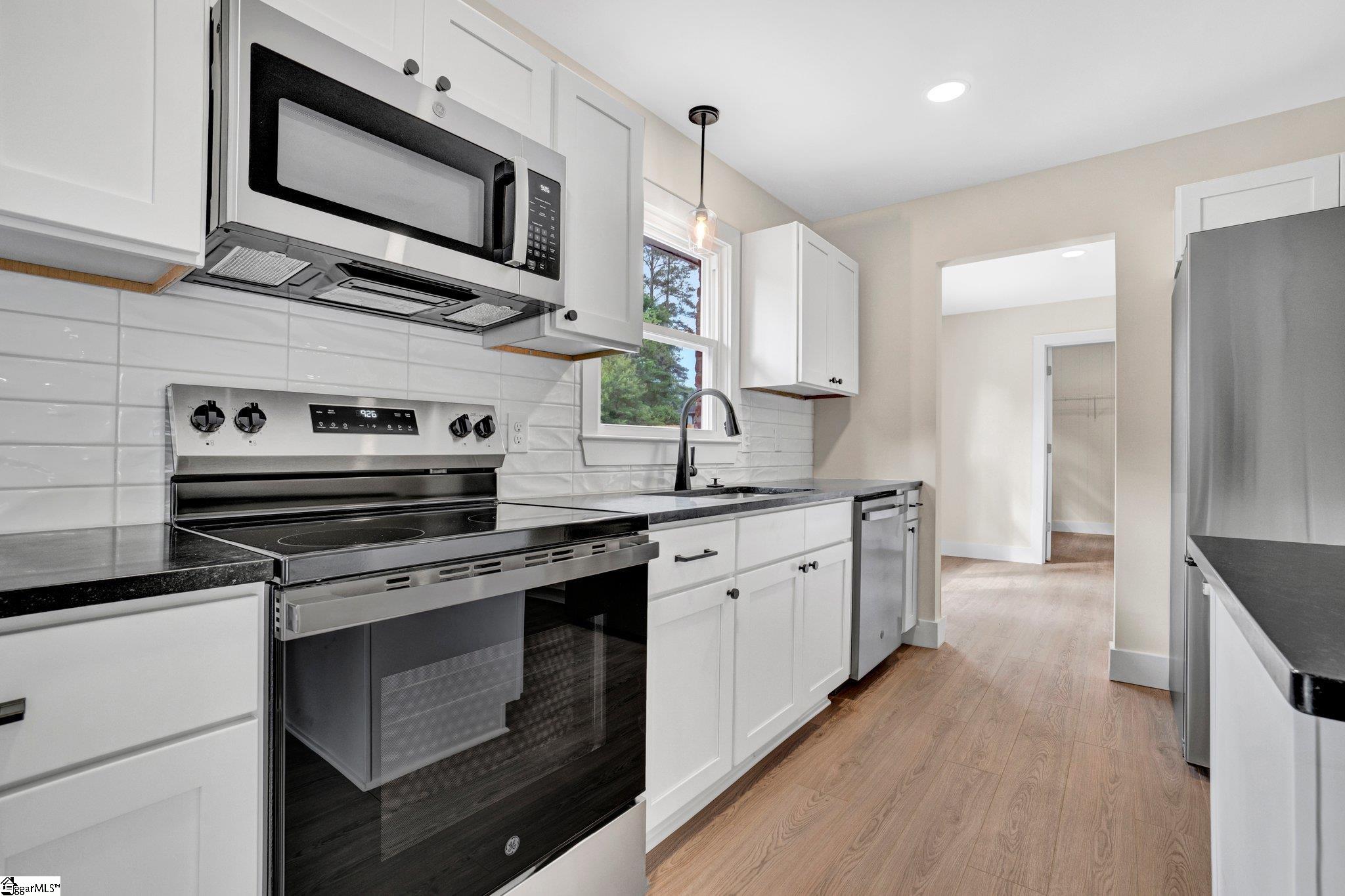 200 Ladbroke Road Greenville, SC 29615 - Photo 7 of 33 Gallery Image 7