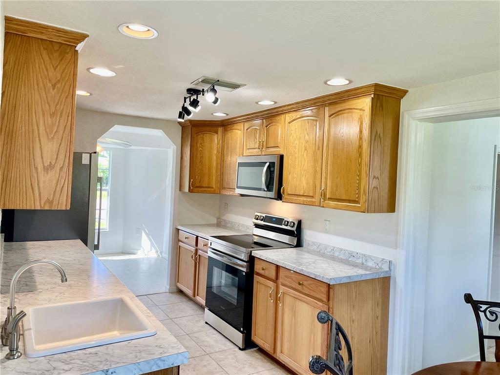 700 Dolphin Parkway Punta Gorda, FL 33950 - Photo 11 of 45