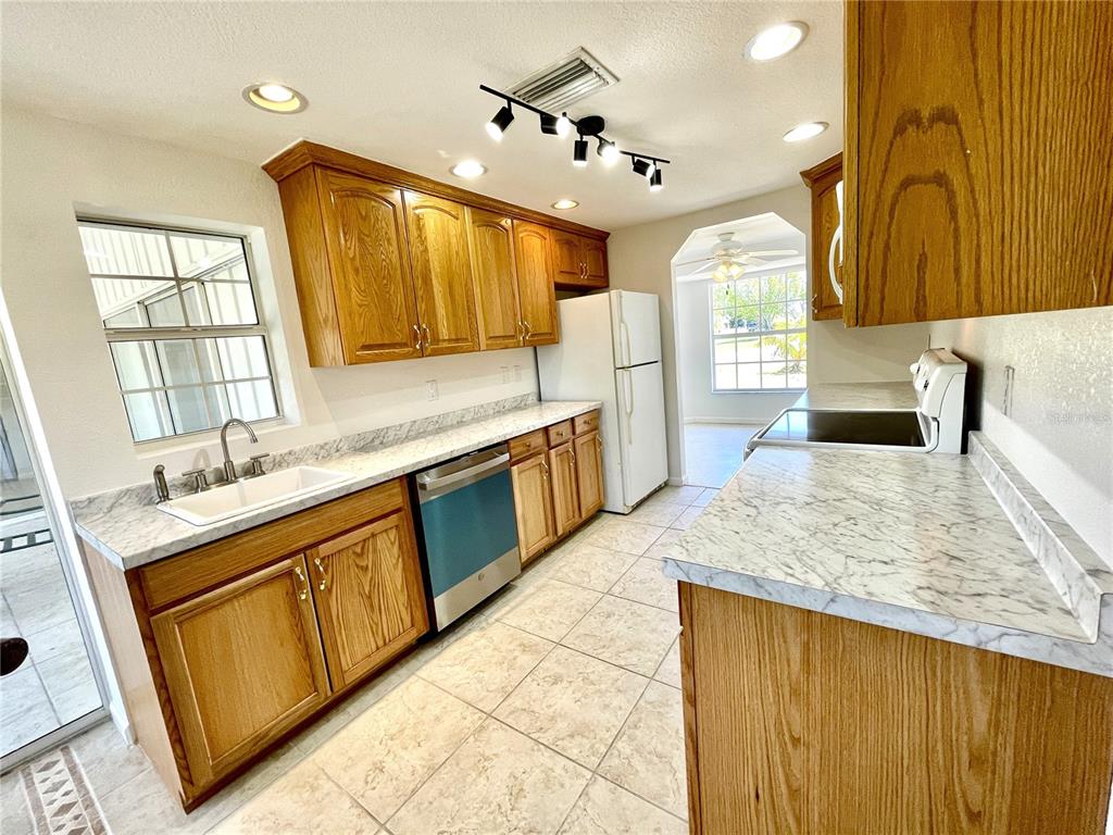 700 Dolphin Parkway Punta Gorda, FL 33950 - Photo 15 of 45