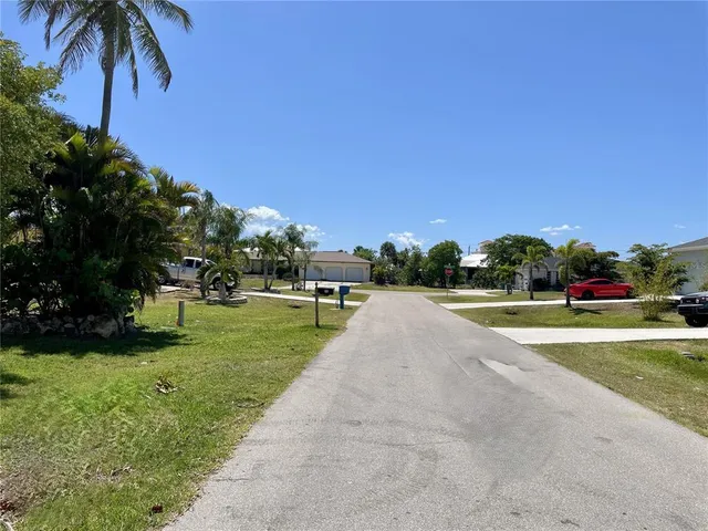 $250,000 | 700 Dolphin Parkway, Punta Gorda, FL 33950