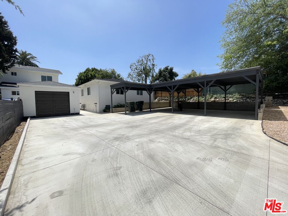 280 Grandview Street Pasadena, CA 91104 - Photo 32 of 34 a view of a house with a patio