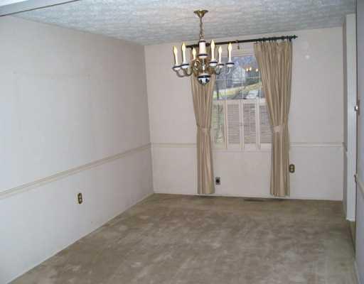 201 Baintree Road Coraopolis, PA 15108 - Photo 3 of 8 Dining Room.