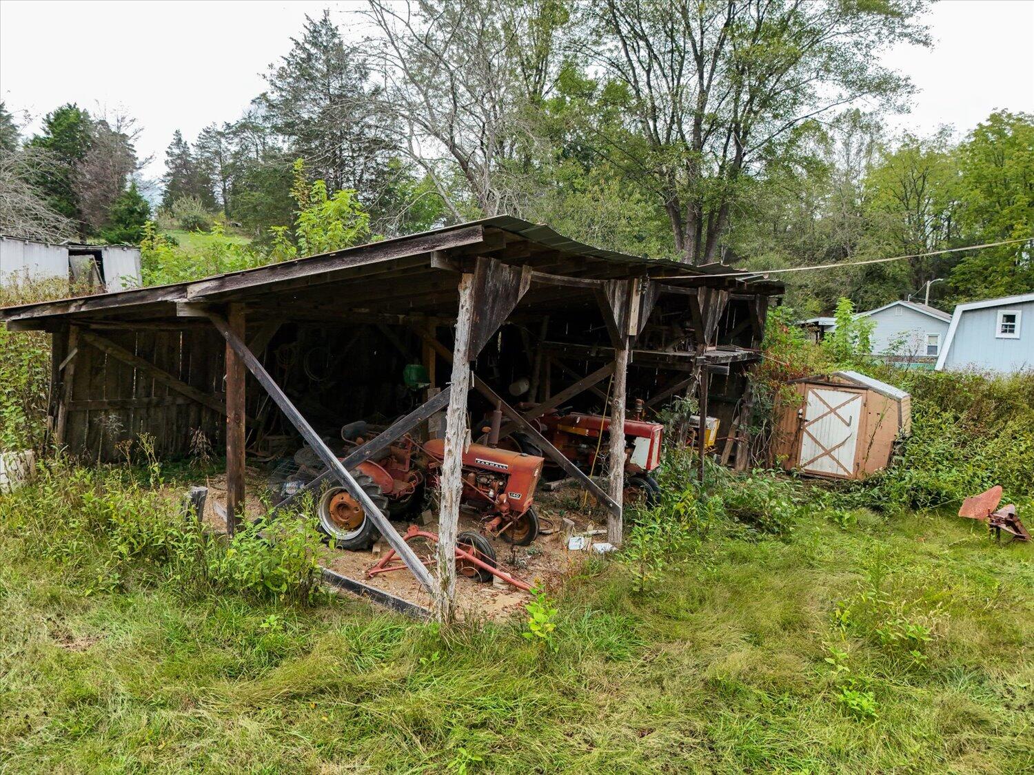 6481 Roanoke Road Fincastle, VA 24090 - Photo 12 of 47