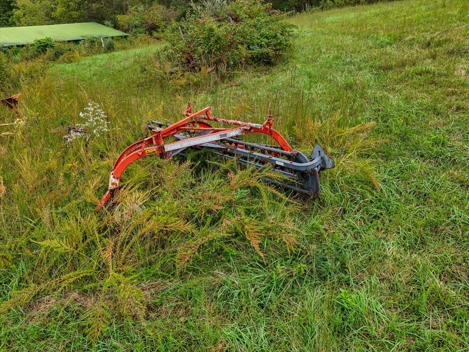 6481 Roanoke Road Fincastle, VA 24090 - Photo 4 of 47 a backyard of a house with lots of green space