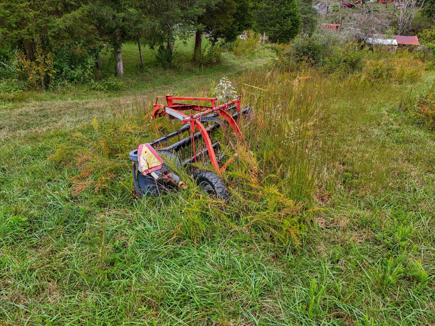 6481 Roanoke Road Fincastle, VA 24090 - Photo 5 of 47 a backyard of a house with lots of green space and lake view