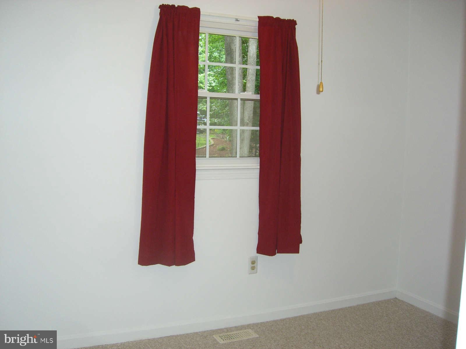 10256 Greystone Road Manassas, VA 20111 - Photo 14 of 23 third bedroom