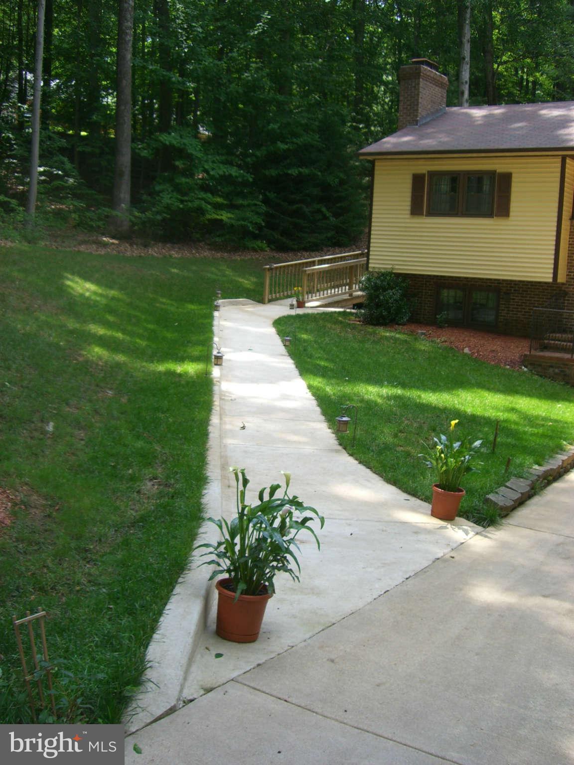 10256 Greystone Road Manassas, VA 20111 - Photo 15 of 23 Exterior side walk