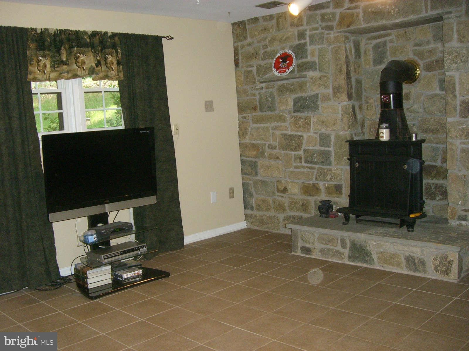 10256 Greystone Road Manassas, VA 20111 - Photo 6 of 23 Rec Room