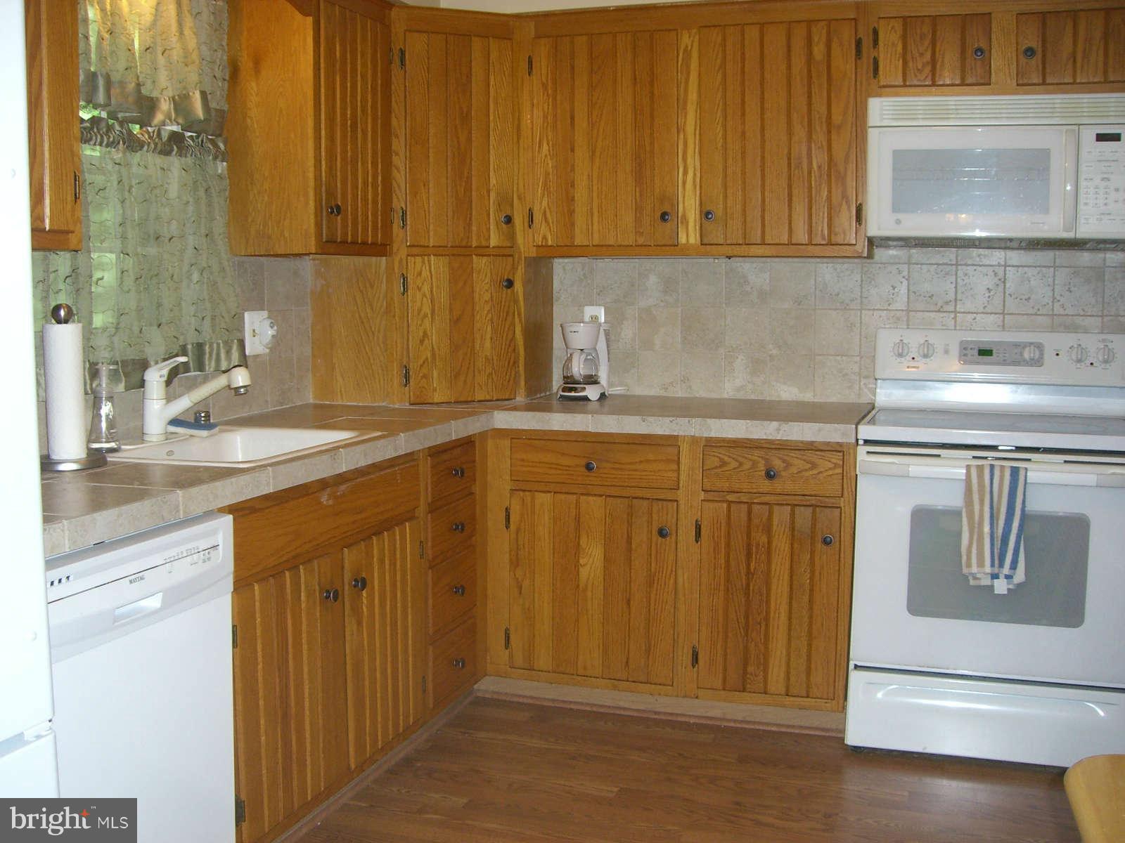 10256 Greystone Road Manassas, VA 20111 - Photo 9 of 23 Kitchen