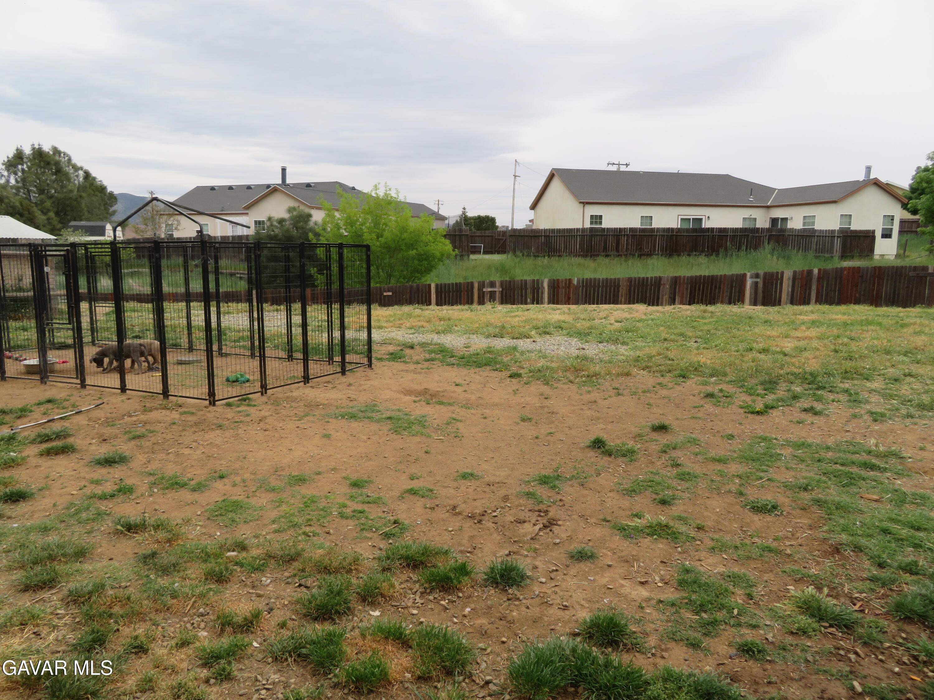 21730 Ripple Lane Tehachapi, CA 93561 - Photo 45 of 59 backyard 1