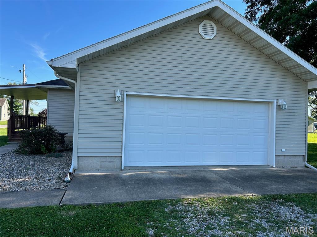 519 South Madison Street Ramsey, IL 62080 - Photo 4 of 23